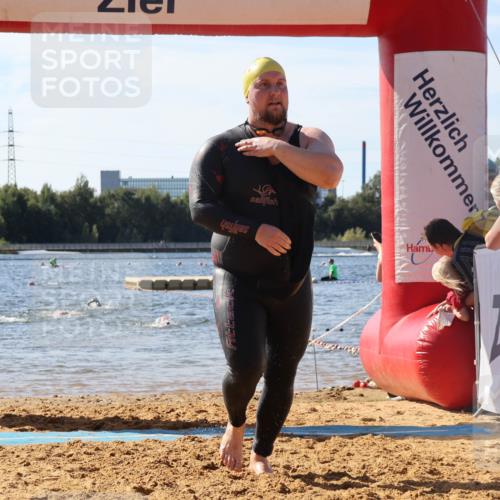 07.09.2025 - 19. Norderstedt Triathlon Luisa Fischer http://msf.ph/oto/8750591 07.09.2025 11:16:05 Schwimmen 186, 190, 1348, 1363 meine-sportfotos.de