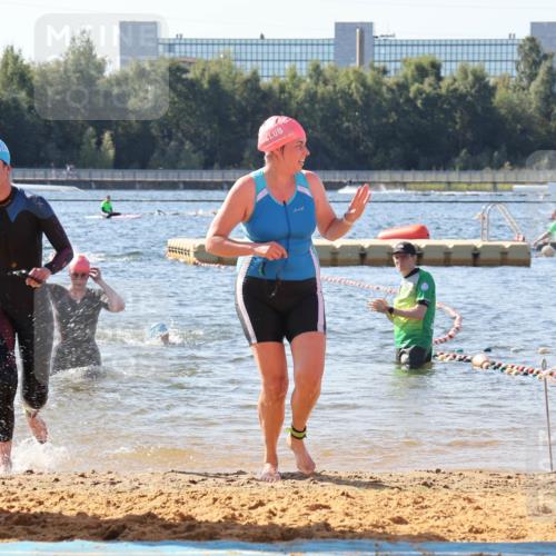 07.09.2025 - 19. Norderstedt Triathlon Luisa Fischer http://msf.ph/oto/8750622 07.09.2025 11:16:19 Schwimmen 793, 1334 meine-sportfotos.de
