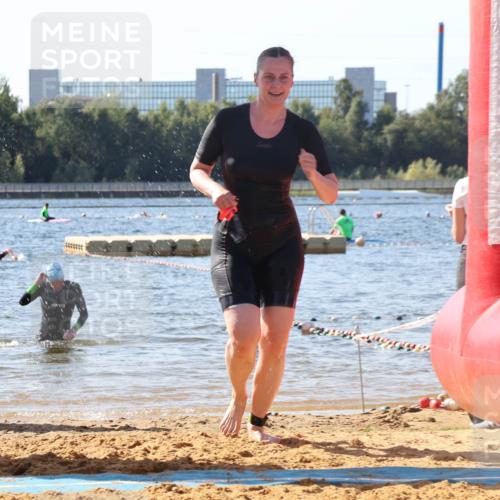 07.09.2025 - 19. Norderstedt Triathlon Luisa Fischer http://msf.ph/oto/8750674 07.09.2025 11:16:26 Schwimmen 281, 793, 1244, 1334 meine-sportfotos.de