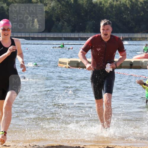 07.09.2025 - 19. Norderstedt Triathlon Luisa Fischer http://msf.ph/oto/8750761 07.09.2025 11:17:06 Schwimmen 280, 1288 meine-sportfotos.de