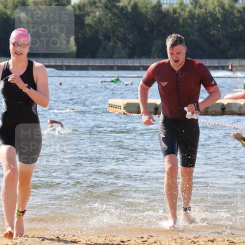07.09.2025 - 19. Norderstedt Triathlon Luisa Fischer http://msf.ph/oto/8750768 07.09.2025 11:17:06 Schwimmen 280, 1288 meine-sportfotos.de
