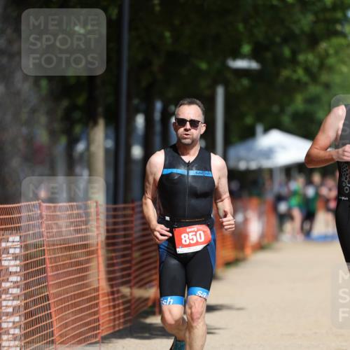 07.09.2025 - 19. Norderstedt Triathlon Michael Strokosch http://msf.ph/oto/8750786 07.09.2025 12:44:12 Laufen 212, 701, 850 meine-sportfotos.de