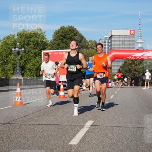 07.09.2025 - BARMER Alsterlauf Yannick Fuchs http://msf.ph/oto/8750829 07.09.2025 09:35:14 Laufen 2871, 8690, 4652 meine-sportfotos.de