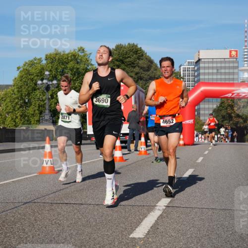 07.09.2025 - BARMER Alsterlauf Yannick Fuchs http://msf.ph/oto/8750862 07.09.2025 09:35:15 Laufen 2871, 3690, 279, 4652 meine-sportfotos.de