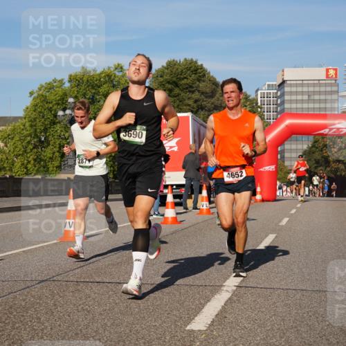 07.09.2025 - BARMER Alsterlauf Yannick Fuchs http://msf.ph/oto/8750871 07.09.2025 09:35:15 Laufen 287, 3690, 4652 meine-sportfotos.de