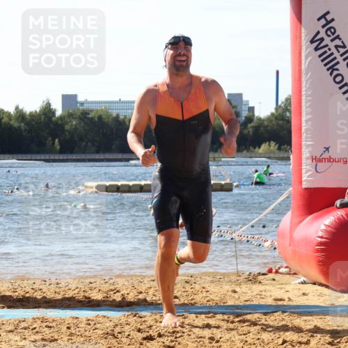 07.09.2025 - 19. Norderstedt Triathlon Luisa Fischer http://msf.ph/oto/8750874 07.09.2025 11:17:35 Schwimmen 773, 1365 meine-sportfotos.de