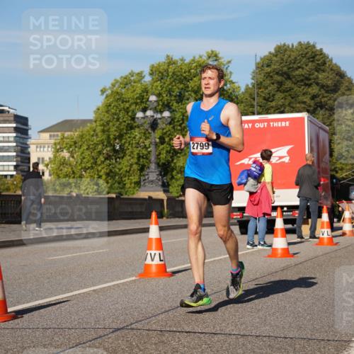 07.09.2025 - BARMER Alsterlauf Yannick Fuchs http://msf.ph/oto/8750884 07.09.2025 09:35:16 Laufen 2799 meine-sportfotos.de