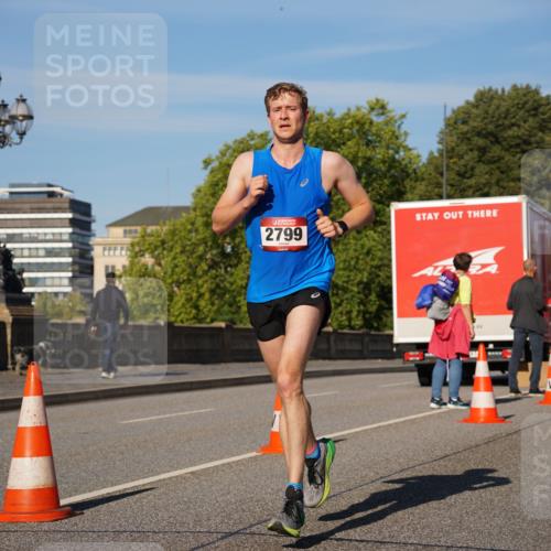 07.09.2025 - BARMER Alsterlauf Yannick Fuchs http://msf.ph/oto/8750903 07.09.2025 09:35:17 Laufen 2799, 40 meine-sportfotos.de