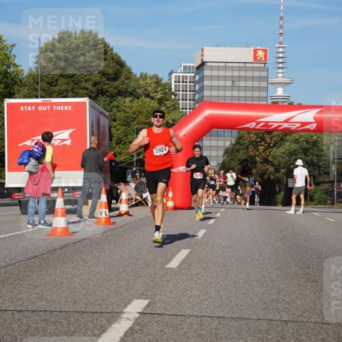 07.09.2025 - BARMER Alsterlauf Yannick Fuchs http://msf.ph/oto/8750912 07.09.2025 09:35:20 Laufen 3924, 1, 3079 meine-sportfotos.de