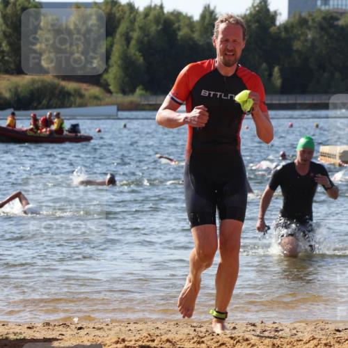 07.09.2025 - 19. Norderstedt Triathlon Luisa Fischer http://msf.ph/oto/8750913 07.09.2025 11:17:57 Schwimmen 736 meine-sportfotos.de