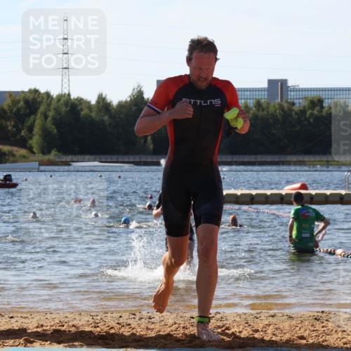 07.09.2025 - 19. Norderstedt Triathlon Luisa Fischer http://msf.ph/oto/8750926 07.09.2025 11:17:58 Schwimmen 736, 1357 meine-sportfotos.de