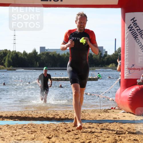 07.09.2025 - 19. Norderstedt Triathlon Luisa Fischer http://msf.ph/oto/8750935 07.09.2025 11:17:59 Schwimmen 736, 1357 meine-sportfotos.de