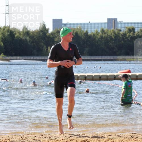 07.09.2025 - 19. Norderstedt Triathlon Luisa Fischer http://msf.ph/oto/8750949 07.09.2025 11:18:01 Schwimmen 736, 1357 meine-sportfotos.de