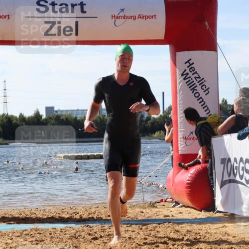 07.09.2025 - 19. Norderstedt Triathlon Luisa Fischer http://msf.ph/oto/8750984 07.09.2025 11:18:04 Schwimmen 736, 1357 meine-sportfotos.de