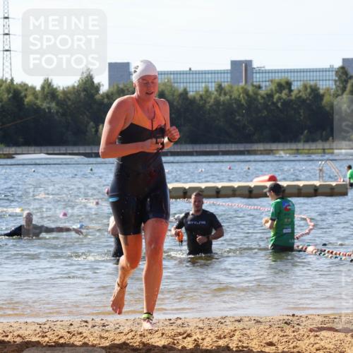 07.09.2025 - 19. Norderstedt Triathlon Luisa Fischer http://msf.ph/oto/8750996 07.09.2025 11:18:16 Schwimmen 1305, 1357 meine-sportfotos.de