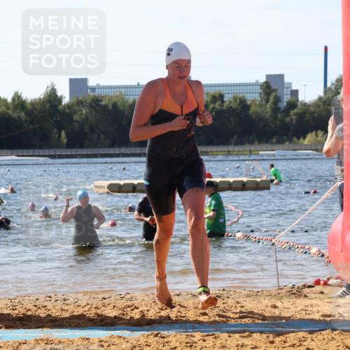 07.09.2025 - 19. Norderstedt Triathlon Luisa Fischer http://msf.ph/oto/8751001 07.09.2025 11:18:16 Schwimmen 1305, 1357 meine-sportfotos.de