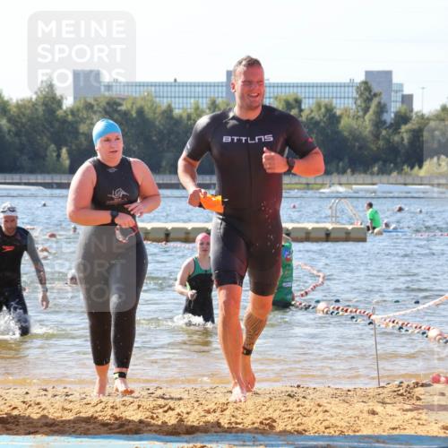 07.09.2025 - 19. Norderstedt Triathlon Luisa Fischer http://msf.ph/oto/8751042 07.09.2025 11:18:26 Schwimmen 148, 253, 278, 1305, 1306 meine-sportfotos.de