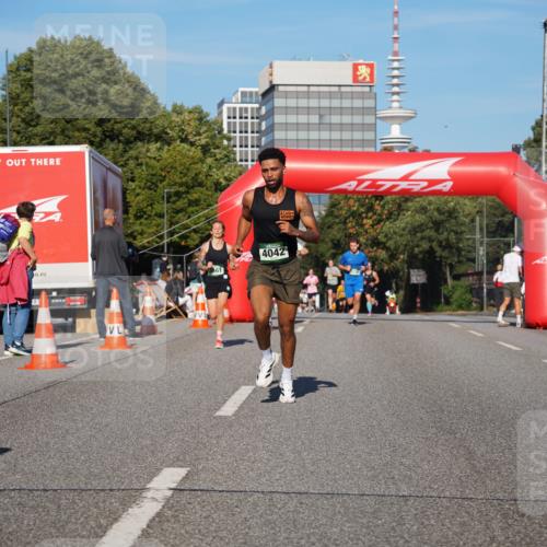 07.09.2025 - BARMER Alsterlauf Yannick Fuchs http://msf.ph/oto/8751102 07.09.2025 09:35:26 Laufen 4042, 3561 meine-sportfotos.de