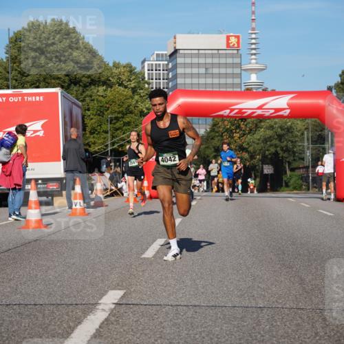 07.09.2025 - BARMER Alsterlauf Yannick Fuchs http://msf.ph/oto/8751117 07.09.2025 09:35:26 Laufen 3561, 4042 meine-sportfotos.de