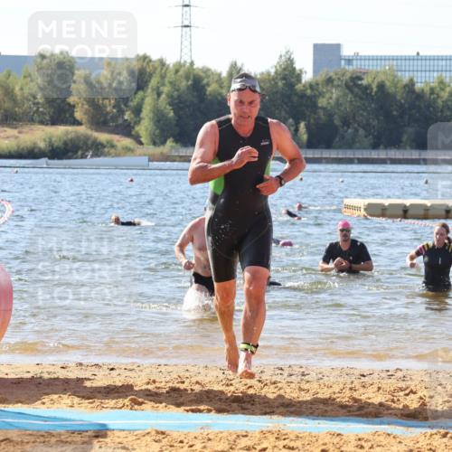 07.09.2025 - 19. Norderstedt Triathlon Luisa Fischer http://msf.ph/oto/8751130 07.09.2025 11:18:34 Schwimmen 148, 253, 278, 1217, 1306 meine-sportfotos.de