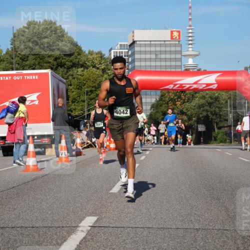 07.09.2025 - BARMER Alsterlauf Yannick Fuchs http://msf.ph/oto/8751134 07.09.2025 09:35:26 Laufen 3561, 4042, 5114 meine-sportfotos.de