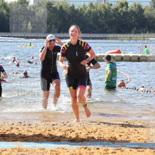 07.09.2025 - 19. Norderstedt Triathlon Luisa Fischer http://msf.ph/oto/8751208 07.09.2025 11:18:42 Schwimmen 148, 191, 299, 801, 822, 826, 1217, 1306 meine-sportfotos.de