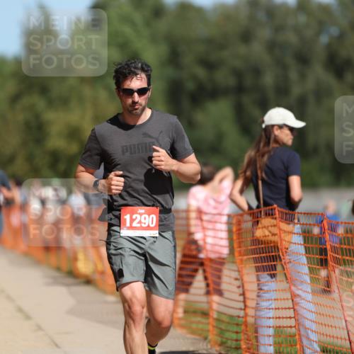07.09.2025 - 19. Norderstedt Triathlon Michael Strokosch http://msf.ph/oto/8751235 07.09.2025 12:44:49 Laufen 258, 1290 meine-sportfotos.de