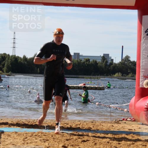 07.09.2025 - 19. Norderstedt Triathlon Luisa Fischer http://msf.ph/oto/8751454 07.09.2025 11:19:17 Schwimmen 184, 201, 303, 1371 meine-sportfotos.de