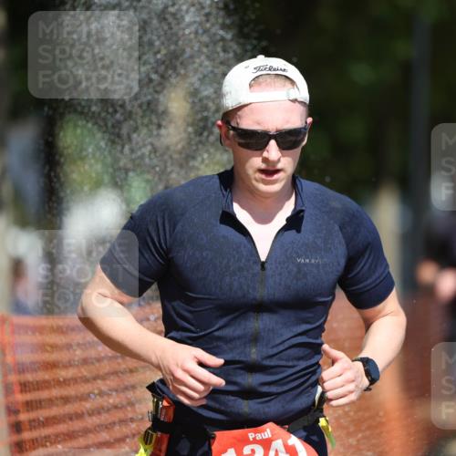 07.09.2025 - 19. Norderstedt Triathlon Michael Strokosch http://msf.ph/oto/8751512 07.09.2025 12:45:11 Laufen 729, 1241, 1343 meine-sportfotos.de