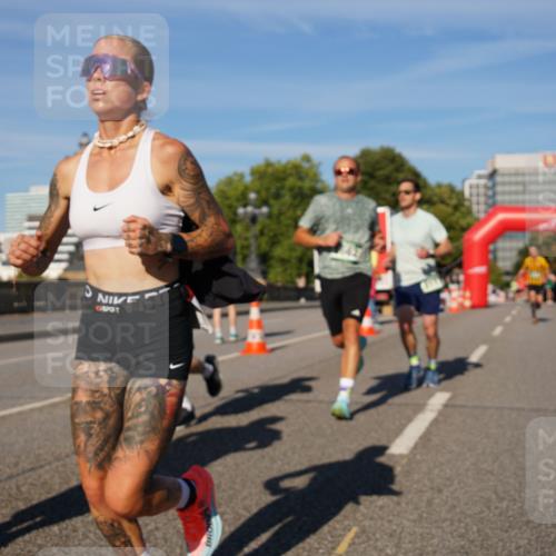 07.09.2025 - BARMER Alsterlauf Yannick Fuchs http://msf.ph/oto/8751585 07.09.2025 09:35:41 Laufen 303 meine-sportfotos.de