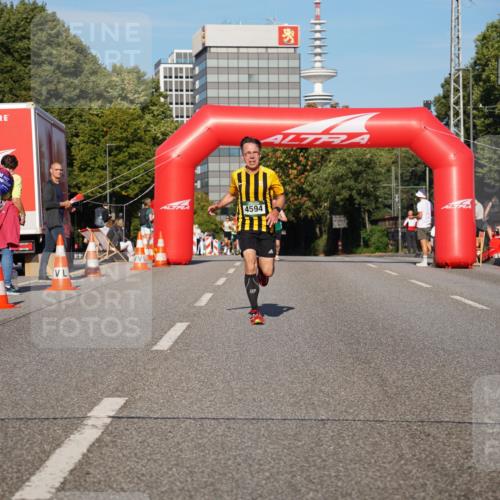 07.09.2025 - BARMER Alsterlauf Yannick Fuchs http://msf.ph/oto/8751626 07.09.2025 09:35:43 Laufen 4594 meine-sportfotos.de