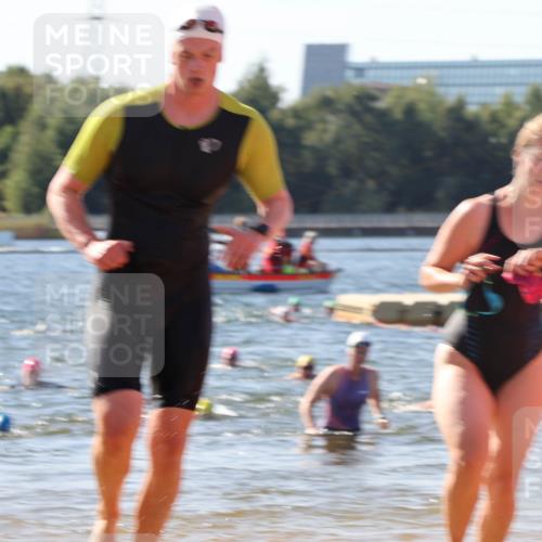07.09.2025 - 19. Norderstedt Triathlon Luisa Fischer http://msf.ph/oto/8751643 07.09.2025 11:19:43 Schwimmen 279, 803, 815, 1267, 1368 meine-sportfotos.de