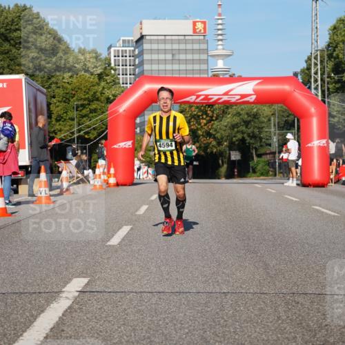 07.09.2025 - BARMER Alsterlauf Yannick Fuchs http://msf.ph/oto/8751659 07.09.2025 09:35:44 Laufen 1, 4594 meine-sportfotos.de