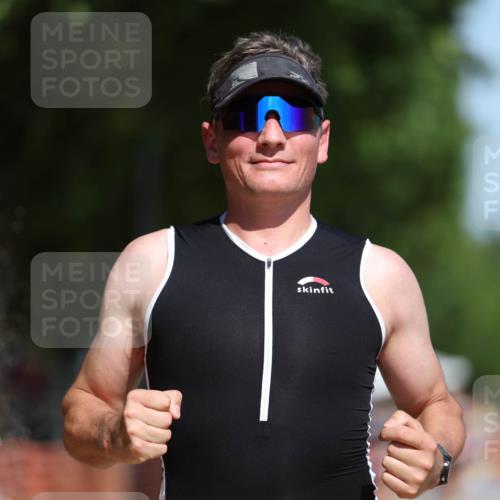 07.09.2025 - 19. Norderstedt Triathlon Michael Strokosch http://msf.ph/oto/8751838 07.09.2025 12:45:26 Laufen 1272 meine-sportfotos.de