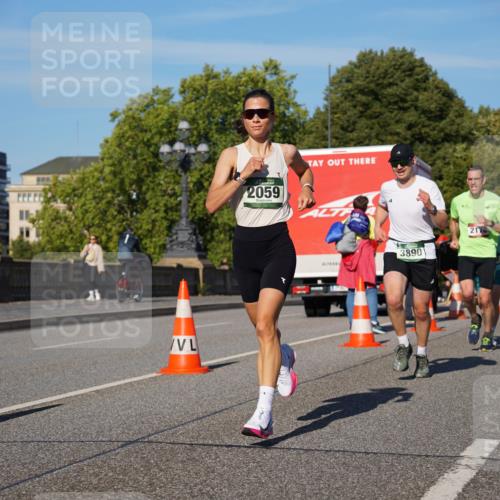 07.09.2025 - BARMER Alsterlauf Yannick Fuchs http://msf.ph/oto/8751871 07.09.2025 09:35:59 Laufen 2059, 3890, 217 meine-sportfotos.de