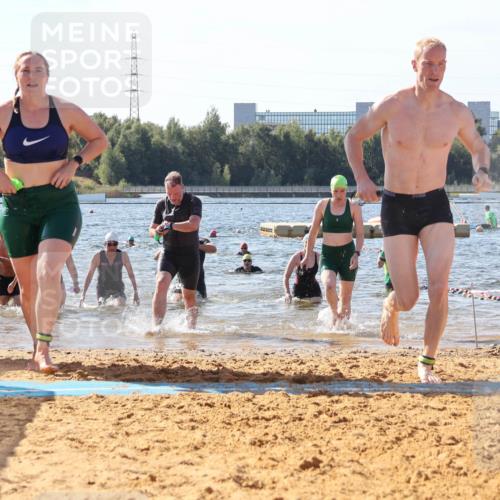 07.09.2025 - 19. Norderstedt Triathlon Luisa Fischer http://msf.ph/oto/8752050 07.09.2025 11:20:50 Schwimmen 138, 140, 719, 720, 729 meine-sportfotos.de