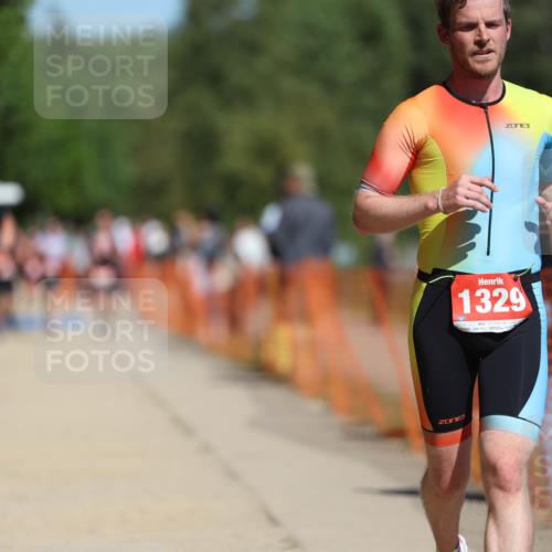 07.09.2025 - 19. Norderstedt Triathlon Michael Strokosch http://msf.ph/oto/8752054 07.09.2025 12:45:51 Laufen 226, 245, 1246, 1329 meine-sportfotos.de