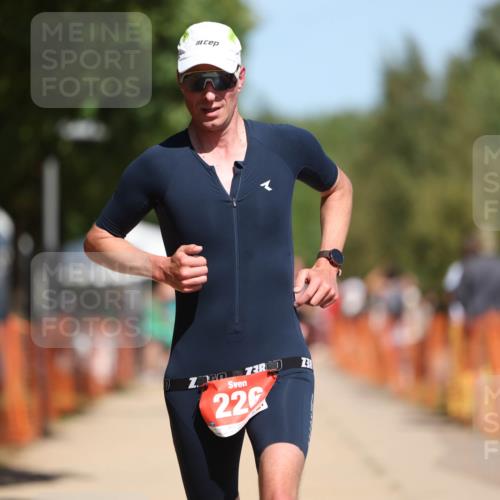 07.09.2025 - 19. Norderstedt Triathlon Michael Strokosch http://msf.ph/oto/8752141 07.09.2025 12:45:56 Laufen 226, 1246 meine-sportfotos.de