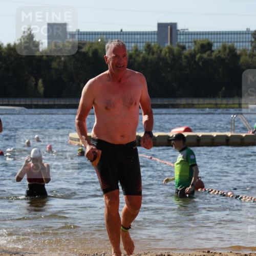 07.09.2025 - 19. Norderstedt Triathlon Luisa Fischer http://msf.ph/oto/8752318 07.09.2025 11:22:22 Schwimmen 233, 234, 287, 1315, 1319 meine-sportfotos.de