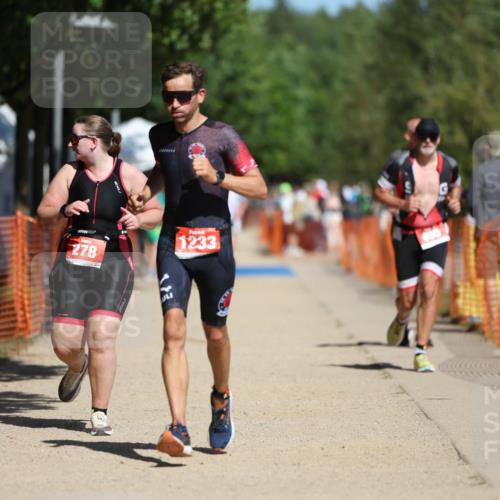 07.09.2025 - 19. Norderstedt Triathlon Michael Strokosch http://msf.ph/oto/8752405 07.09.2025 12:46:18 Laufen 278, 695, 728, 1233 meine-sportfotos.de