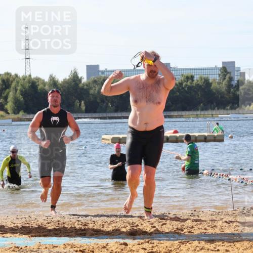 07.09.2025 - 19. Norderstedt Triathlon Luisa Fischer http://msf.ph/oto/8752467 07.09.2025 11:23:08 Schwimmen 703, 857, 859 meine-sportfotos.de