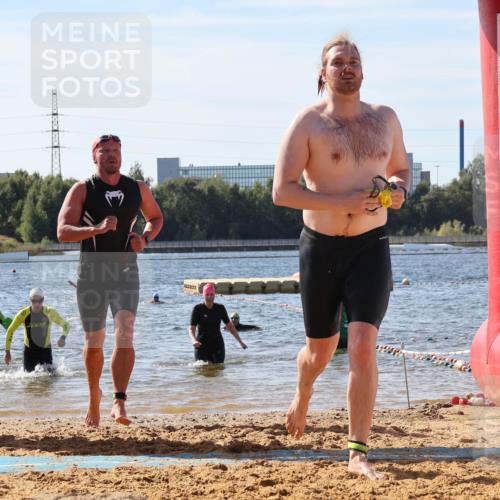 07.09.2025 - 19. Norderstedt Triathlon Luisa Fischer http://msf.ph/oto/8752481 07.09.2025 11:23:09 Schwimmen 703, 857, 859 meine-sportfotos.de
