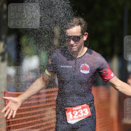 07.09.2025 - 19. Norderstedt Triathlon Michael Strokosch http://msf.ph/oto/8752482 07.09.2025 12:46:21 Laufen 278, 695, 728, 1233 meine-sportfotos.de