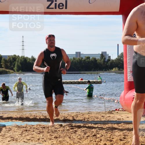07.09.2025 - 19. Norderstedt Triathlon Luisa Fischer http://msf.ph/oto/8752503 07.09.2025 11:23:11 Schwimmen 703, 807, 857, 859 meine-sportfotos.de