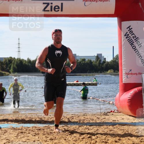 07.09.2025 - 19. Norderstedt Triathlon Luisa Fischer http://msf.ph/oto/8752506 07.09.2025 11:23:11 Schwimmen 703, 807, 857, 859 meine-sportfotos.de