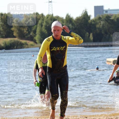 07.09.2025 - 19. Norderstedt Triathlon Luisa Fischer http://msf.ph/oto/8752532 07.09.2025 11:23:14 Schwimmen 703, 807, 857, 859, 1349 meine-sportfotos.de