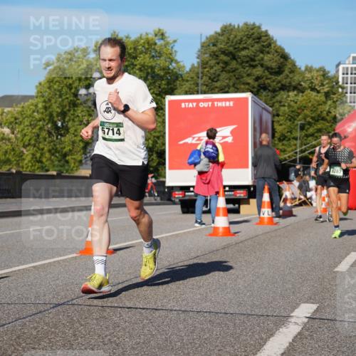 07.09.2025 - BARMER Alsterlauf Yannick Fuchs http://msf.ph/oto/8752543 07.09.2025 09:36:24 Laufen 5714, 6139 meine-sportfotos.de