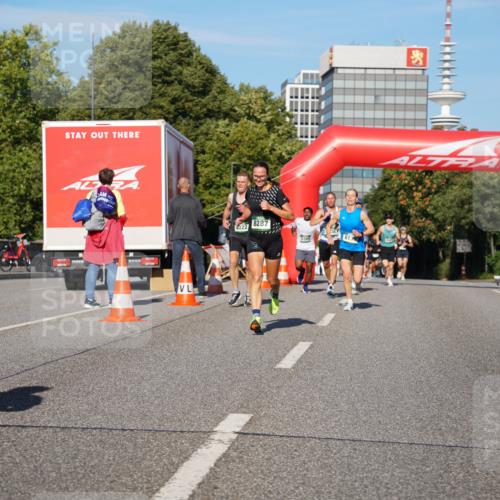 07.09.2025 - BARMER Alsterlauf Yannick Fuchs http://msf.ph/oto/8752556 07.09.2025 09:36:24 Laufen 4022, 8287, 5389, 8139 meine-sportfotos.de