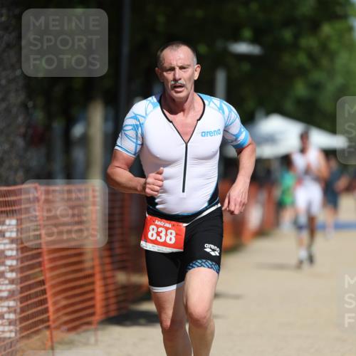 07.09.2025 - 19. Norderstedt Triathlon Michael Strokosch http://msf.ph/oto/8752620 07.09.2025 12:46:32 Laufen 697, 838 meine-sportfotos.de