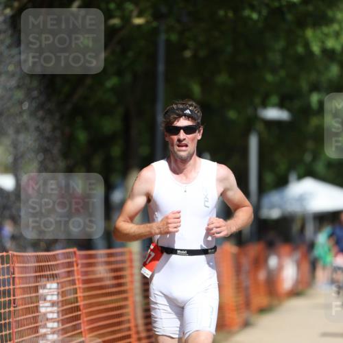 07.09.2025 - 19. Norderstedt Triathlon Michael Strokosch http://msf.ph/oto/8752740 07.09.2025 12:46:39 Laufen 697, 788 meine-sportfotos.de